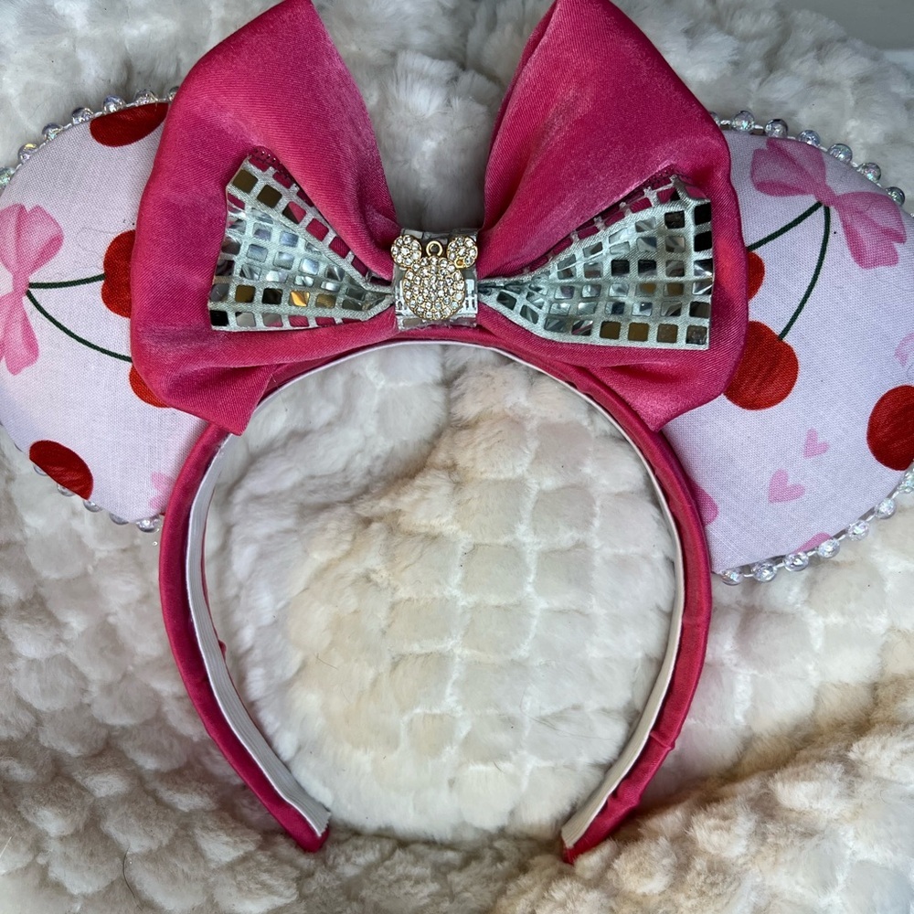 Pink and Silver Minnie Mouse Hair Accessories - Picture 2 of 5